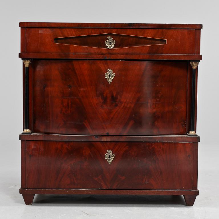 BYRÅ, empire, 1800-talets första hälft.