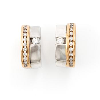 Earrings, a pair in 18K gold and white gold set with brilliant-cut diamonds.
