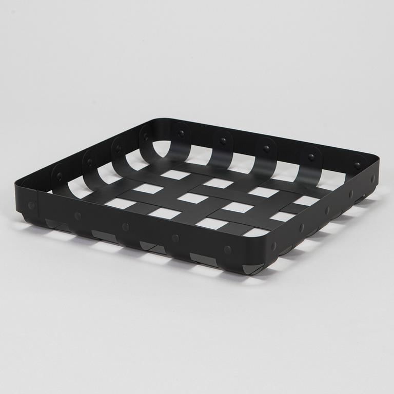 Eero Aarnio, kori, malli EA06 B "CrissCross", Alessi, 2013.