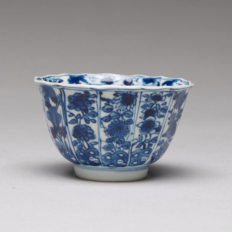 Four blue and white cups with stands, Qing dynasty, Kangxi (1662-1722).