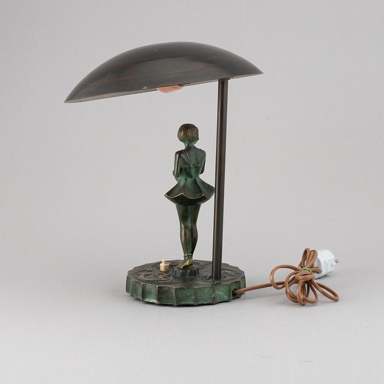 An Art Deco bronze table lamp, 1920/30s.