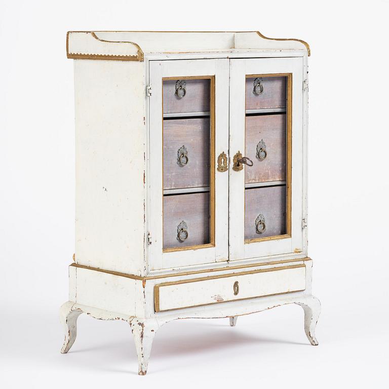 Miniatyrskåp, Sverige, 1700-talets senare del, Rokoko.