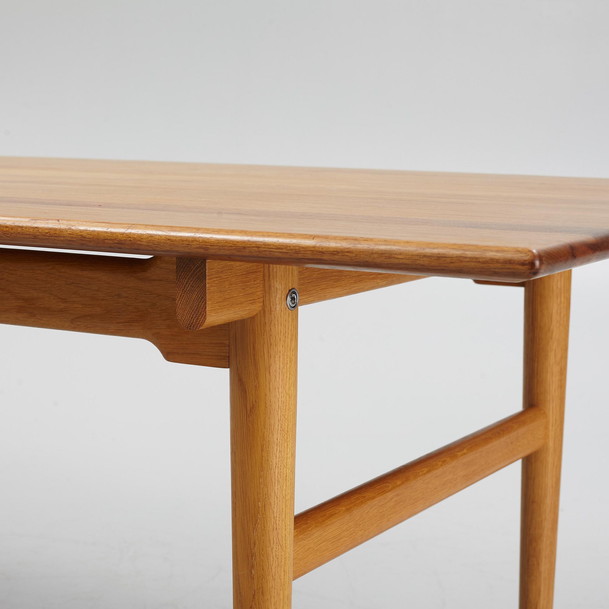 Hans J. Wegner, A 'CH-327' dining table for Carl Hansen & søn, Denmark.