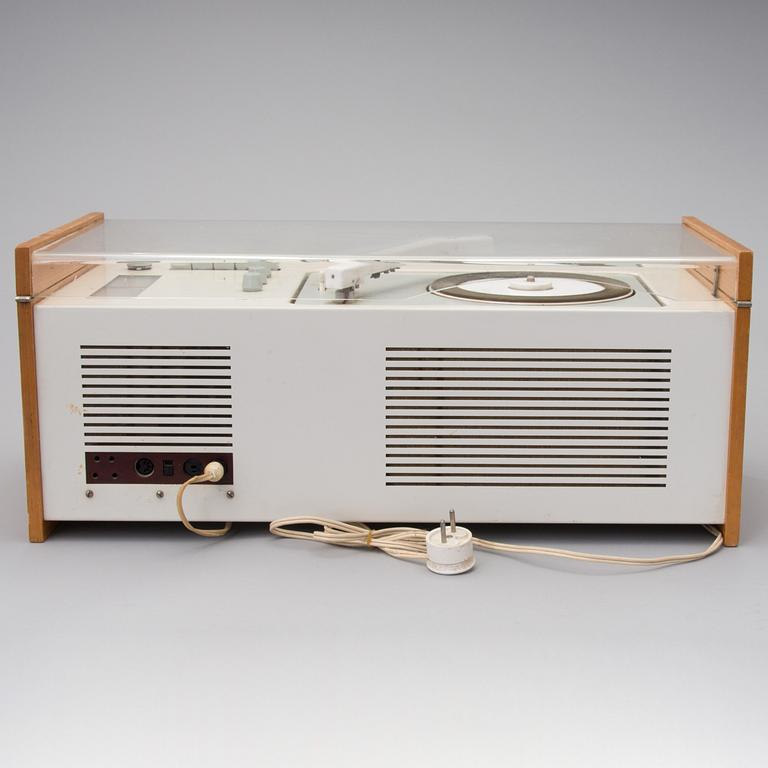 A 1960´S BRAUN SK-61 RADIO RECORD PLAYER by Dieter Rams and Hans Gugelot.