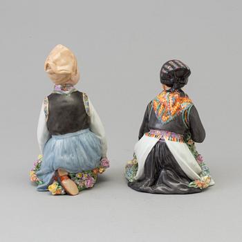 FIGURINER, två stycken, porslin. "Amager", Royal Copenhagen, Danmark, 1940-tal.