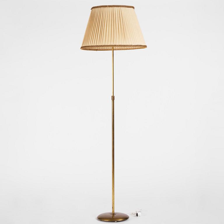 Erik Tidstrand and/ or Bertil Brisborg a brass 'model 30085' floor lamp, Nordiska Kompaniet, 1940s.