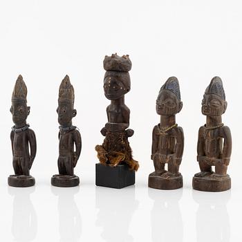 Skulpturer, 13 st, enligt uppgift b.la från Namje, Nigeria, Youyruba, Nigeria, Songe, Kongo, Lobi, Burkina Faso.