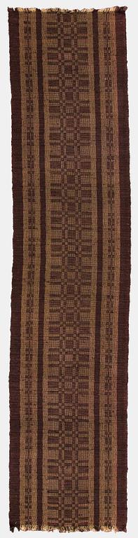 A runner, early 20th century. Ca. 290 x 66 cm.