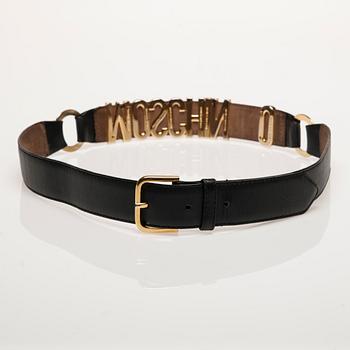 SKÄRP, Moschino.
