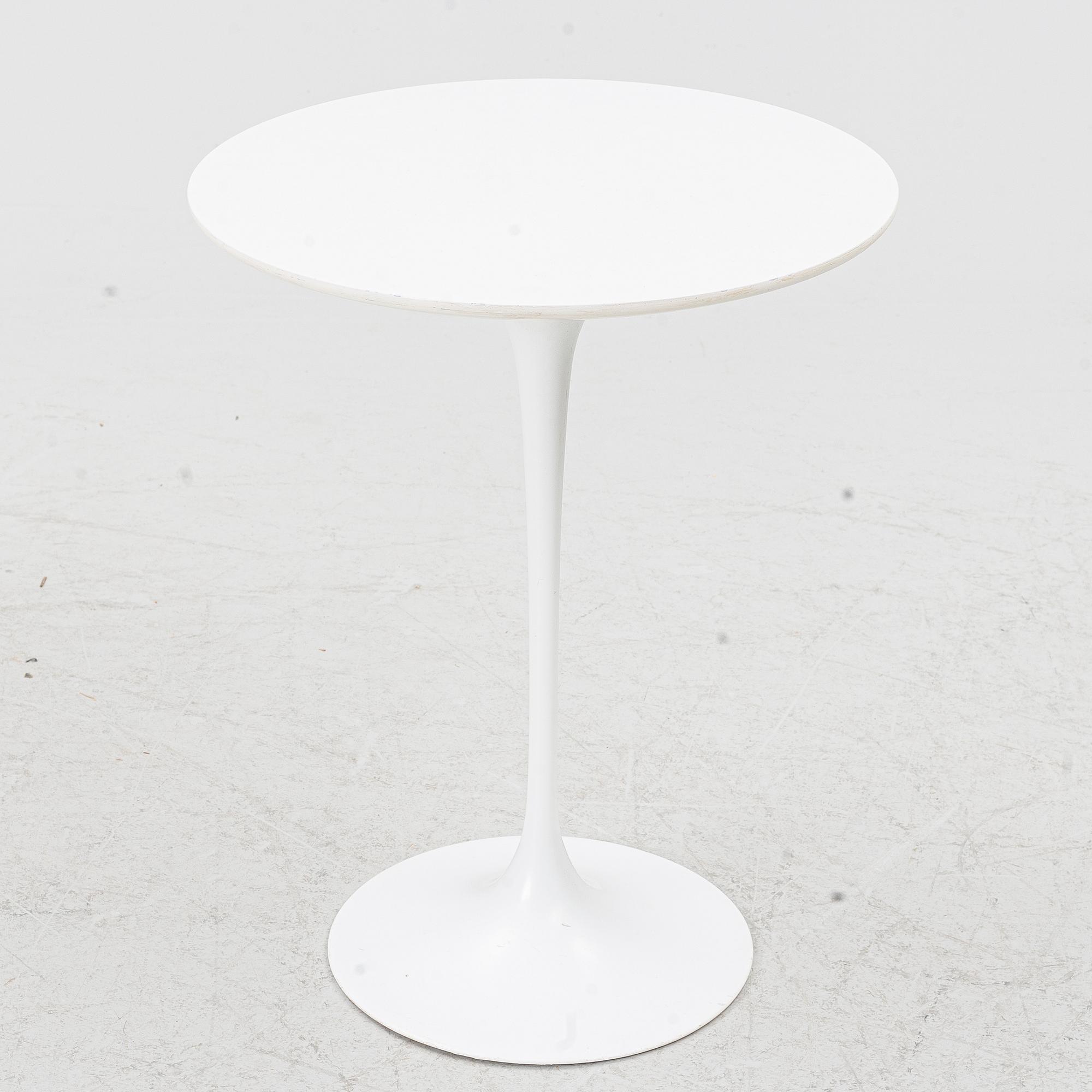 Eero Saarinen, Side table, "Tulip", Knoll International.