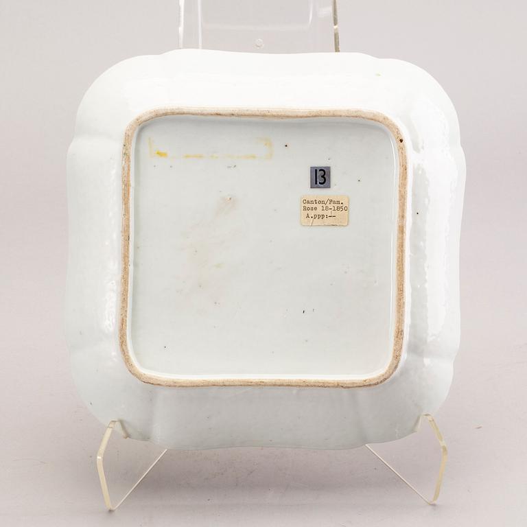 A Chinese kanton porcelain plate.