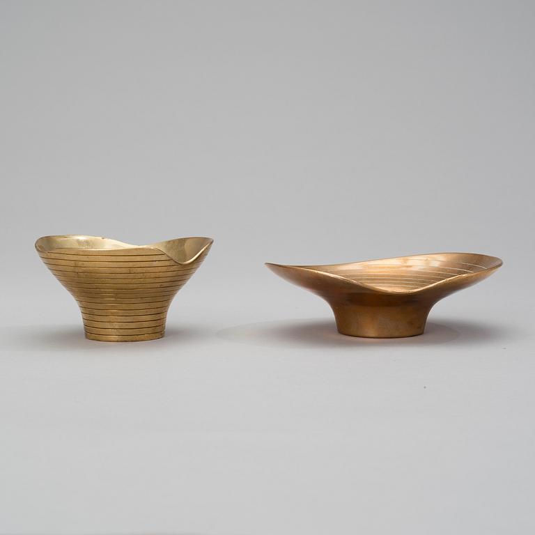 PAAVO TYNELL, TWO BOWLS. Stamped Taito Oy. 1940-/50s.