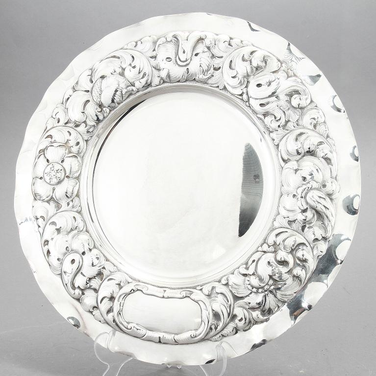 PRESENTERFAT, silver, C G Hallberg, Stockholm, 1948?. Ca 880 gr.