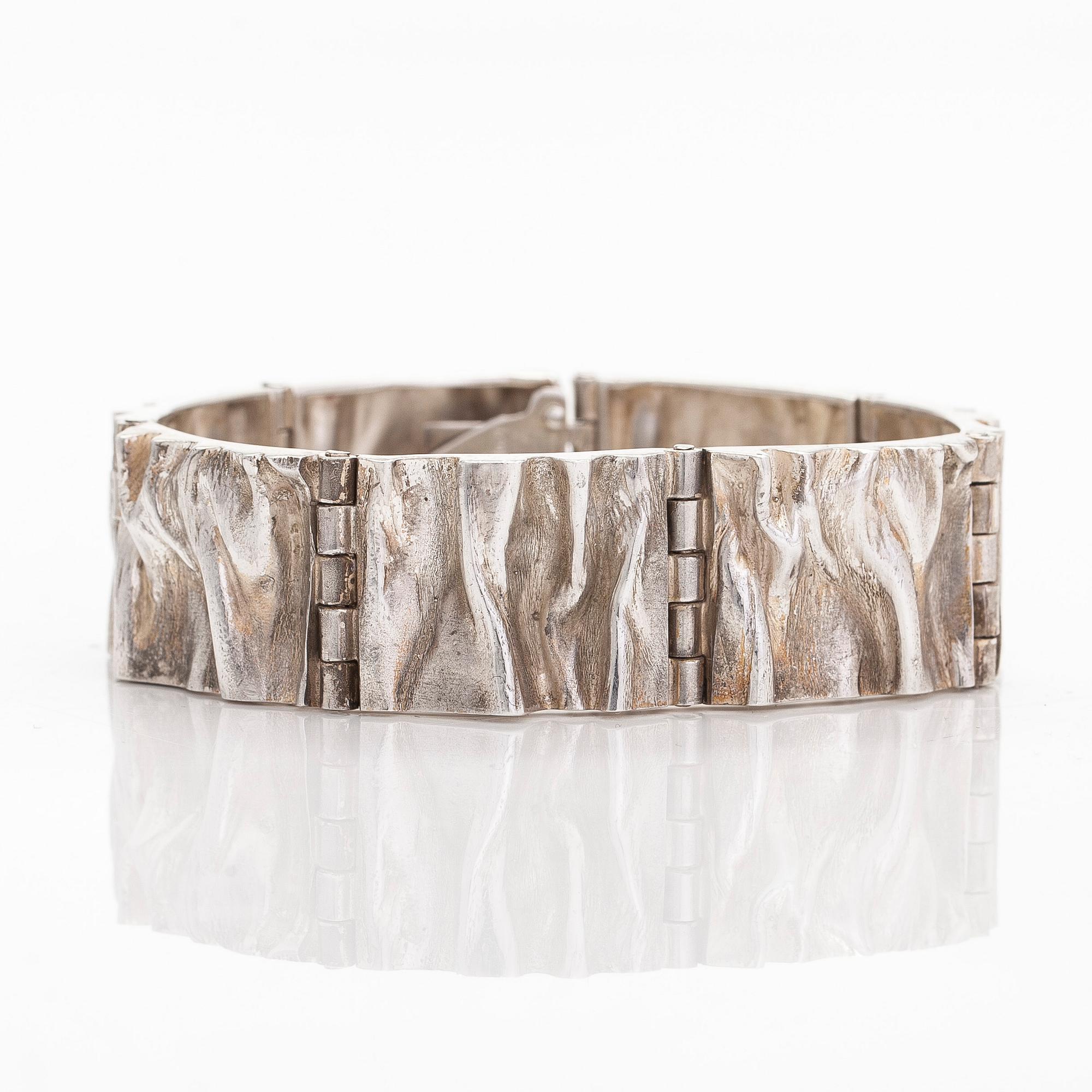 Matti Hyvärinen, armband, sterlingsilver, Sirokoru Oy 1973.