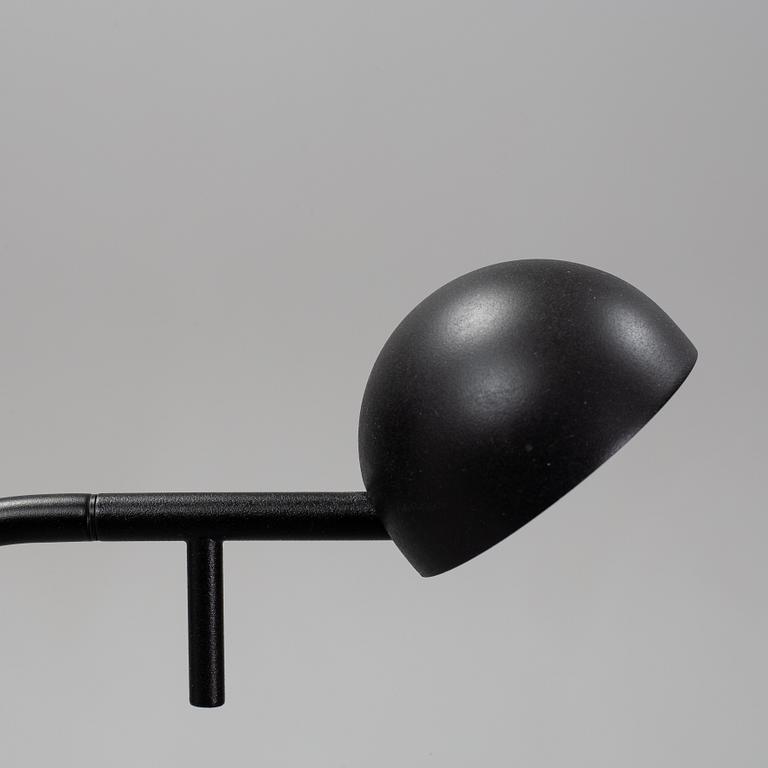 Ichiro Iwasaki, "Pin" golvlampa, Vibia, 2000-tal.