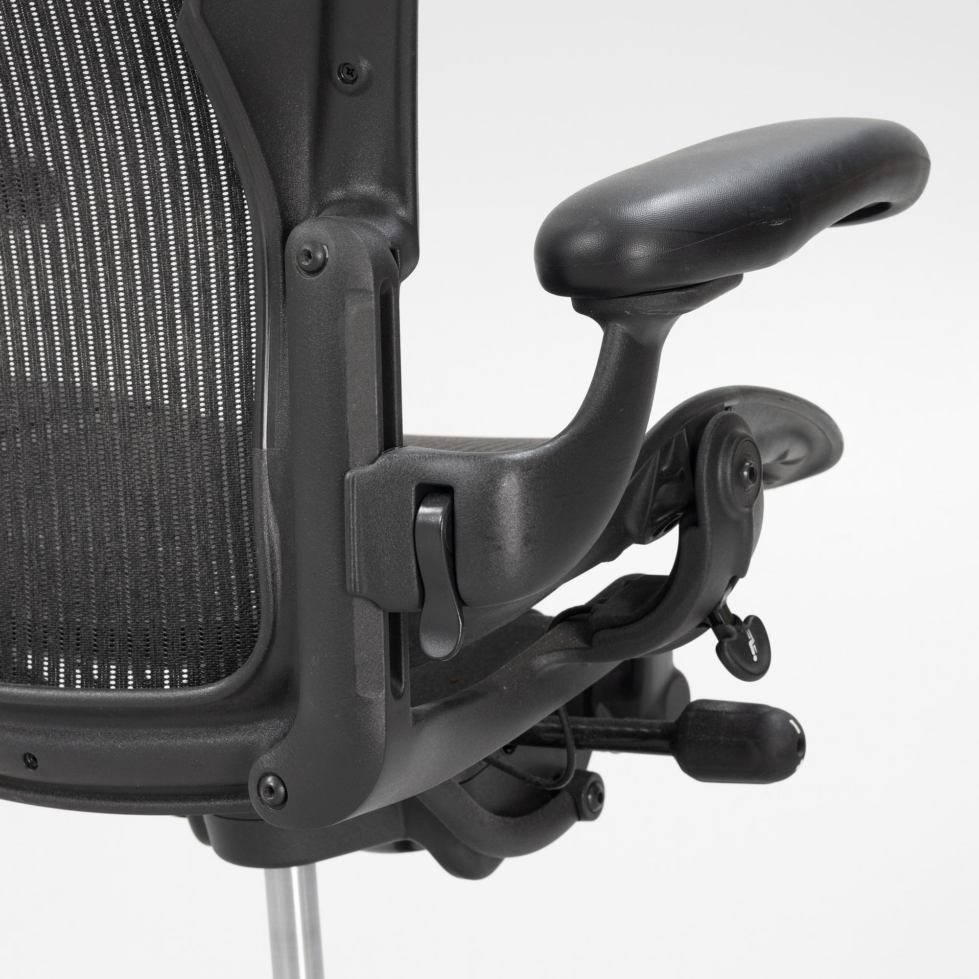 Don Chadwick/Bill Stump, an 'Aeron' swivel office chair, Herman Miller.