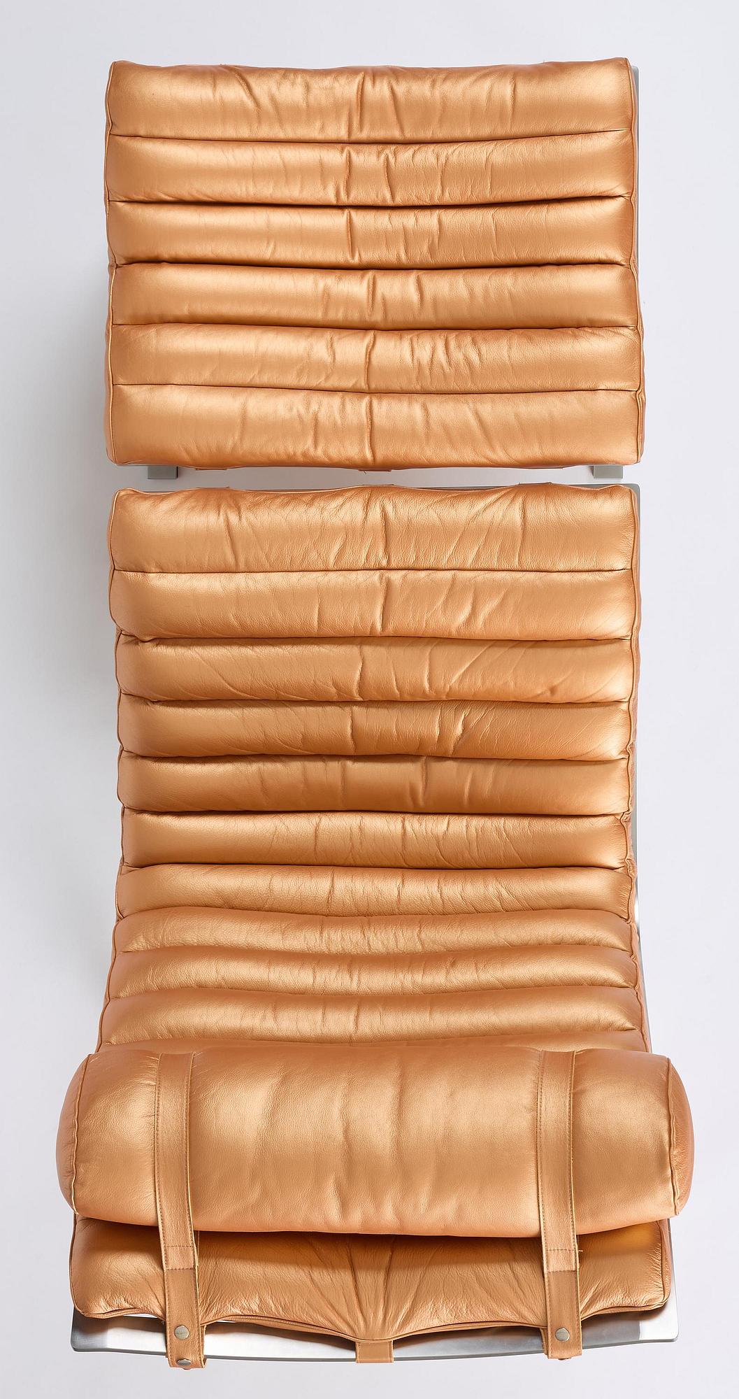 Arne Norell, an "Ari" easy chair with ottoman, Norell Möbel, Aneby, ca 2020.