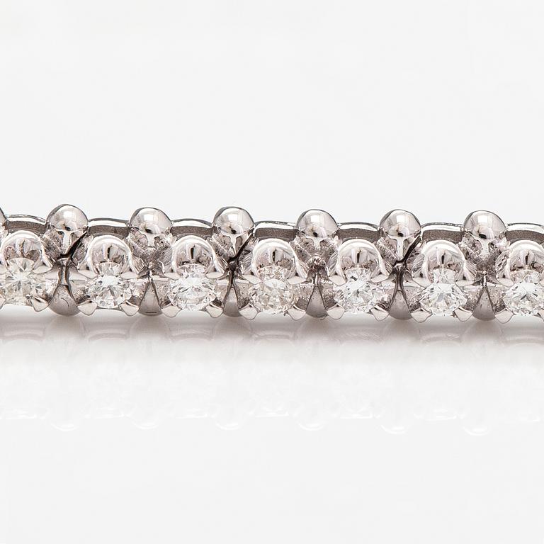 Armband, 14K vitguld och diamanter ca 1.18 ct tot.