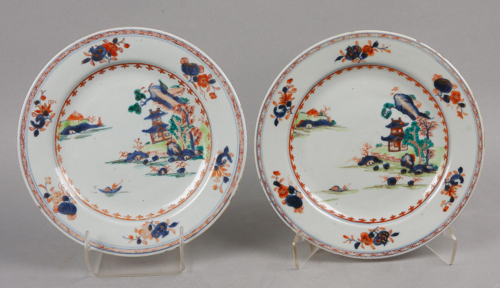 TALLRIKAR, ett par, porslin, Kina, Qianlong, 1700-tal.