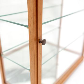 Josef Frank, a table vitrine, model 2070, Svenskt Tenn, mid-20th century.