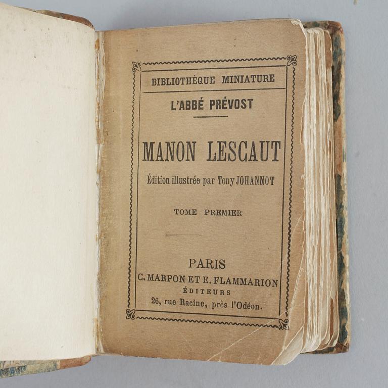 BÖCKER, 2st "Manon Lescaut", Abbé Prévost, 1839 samt "Histoire de Charles XII", Voltaire, 1760.