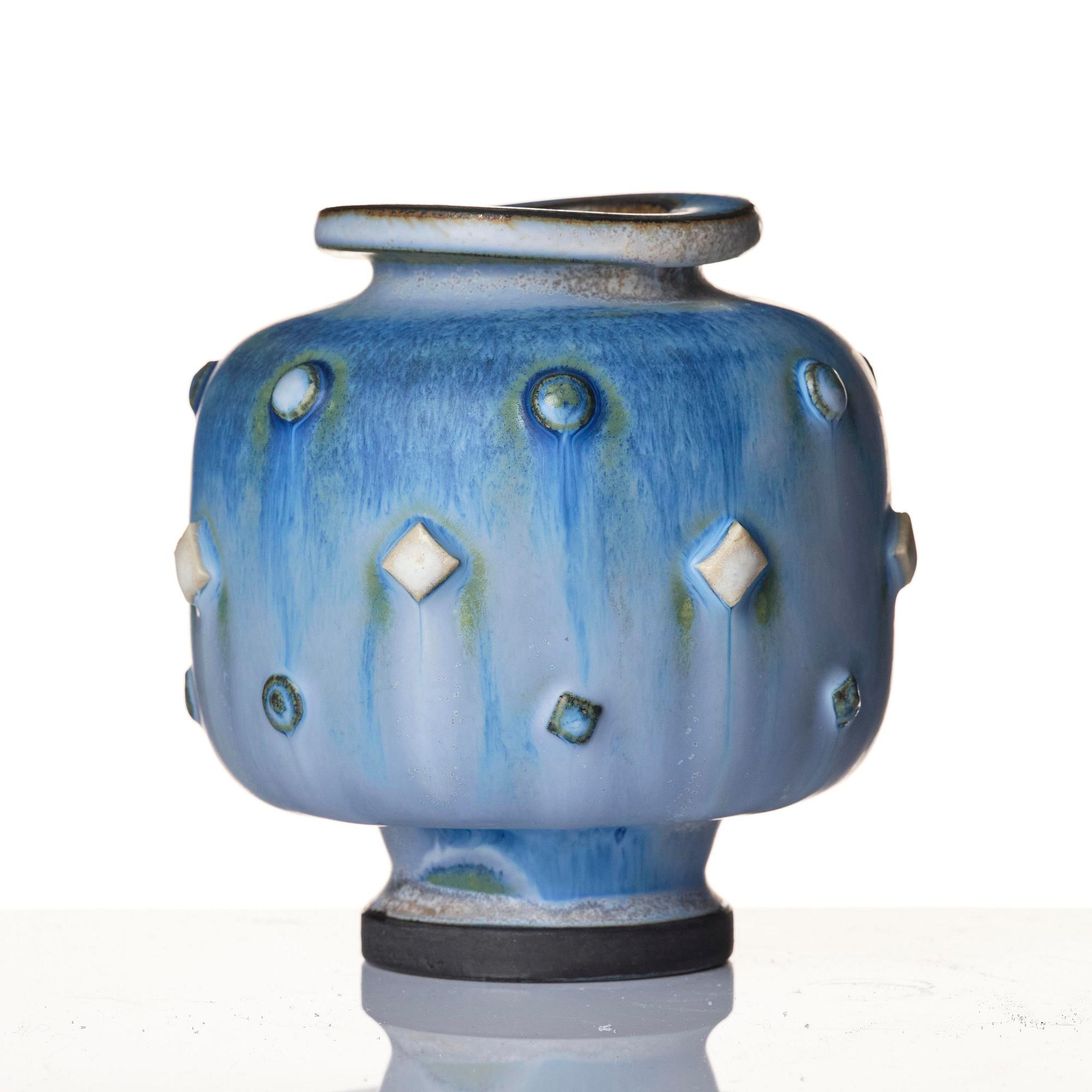 Wilhelm Kåge, a set of two stoneware vases, Gustavsberg Studio 1940s.