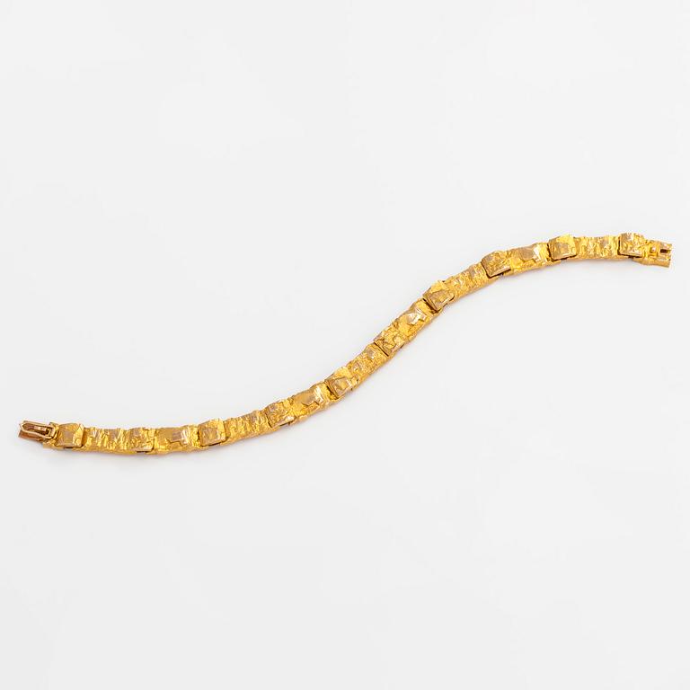 Björn Weckström, a 14K gold 'Jotos' bracelet for Lapponia, 1974.