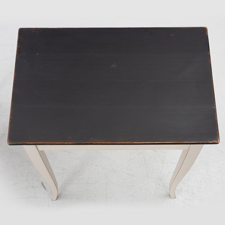 A pair of side tables, early 20th Century.