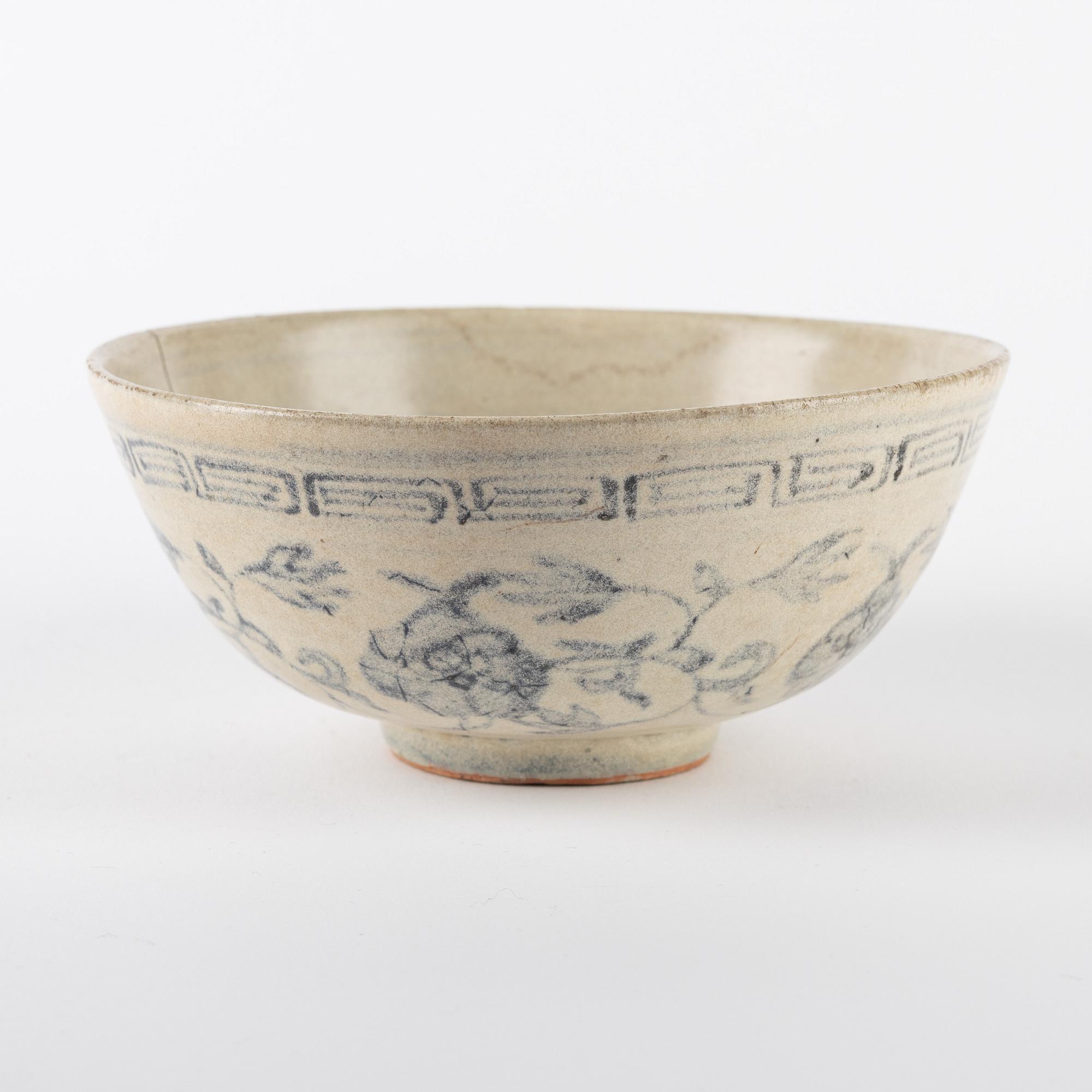 Skål, porslin. Sydostasien, 14/1500-tal.