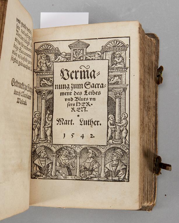 BÖCKER, 4 st sambundna i en vol, bla "Vermanung zum Sacrament.." av Martin Luther, Leipzig 1542.