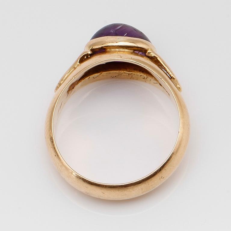RING, 18K guld, svenska stämplar, 1956. Total vikt ca 5 g.