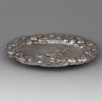 Henning Petri, presenterfat/konfekt, silver, Nyköping 1695. Barock.