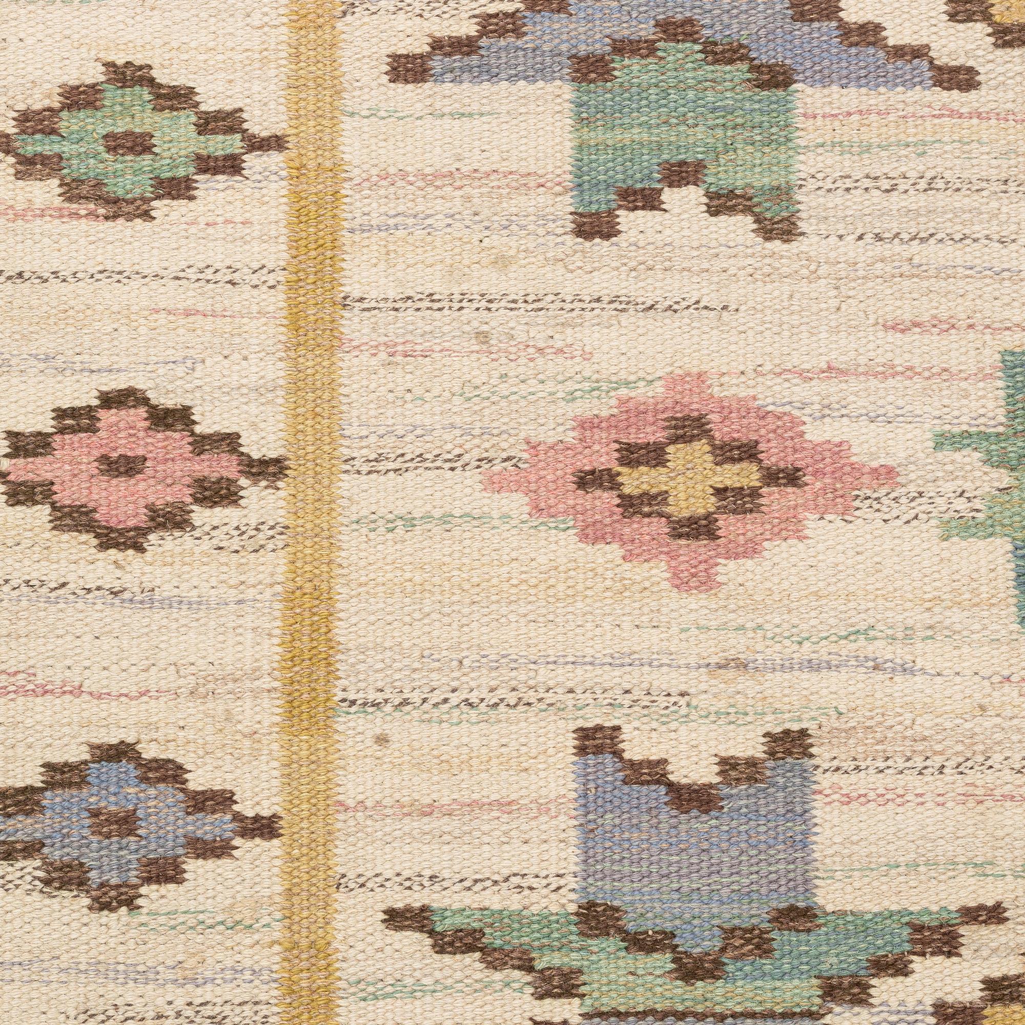 a carpet, "Vit botten", flat weave, ca 241 x 120 cm, signed AB MMF.