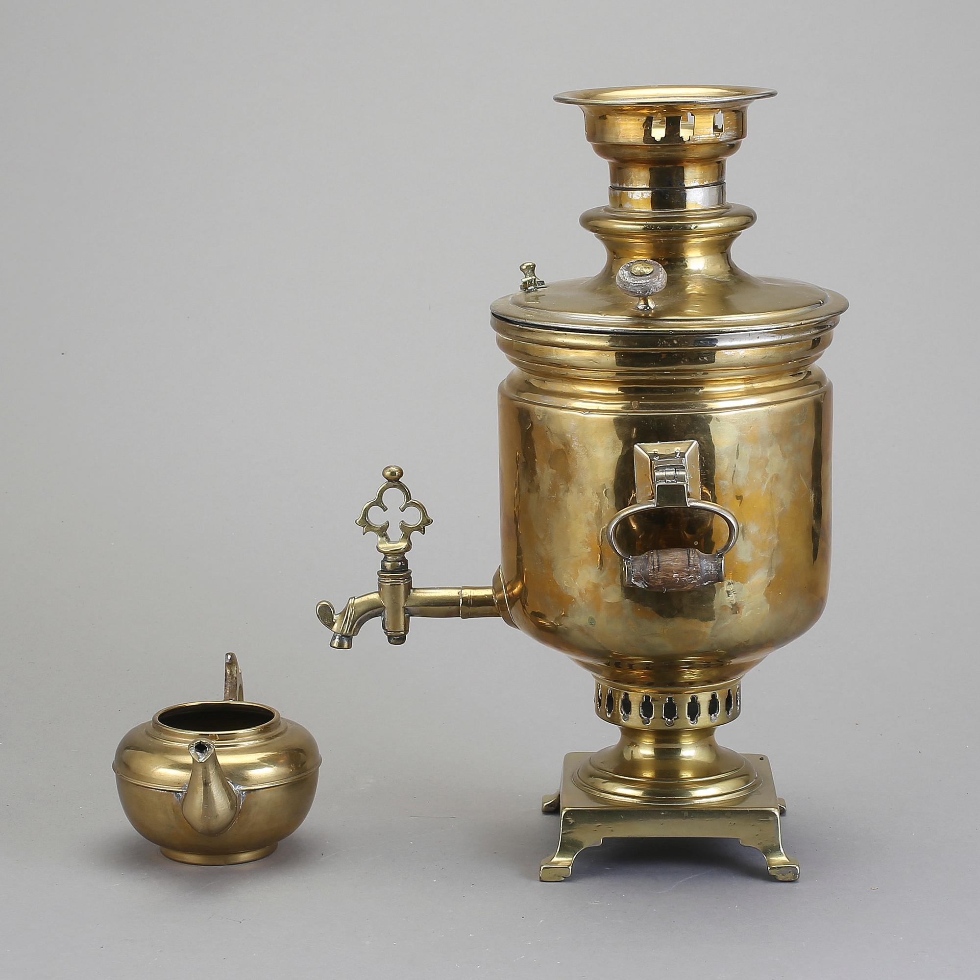 SAMOVAR, mässing, Ryssland, daterad 1889.