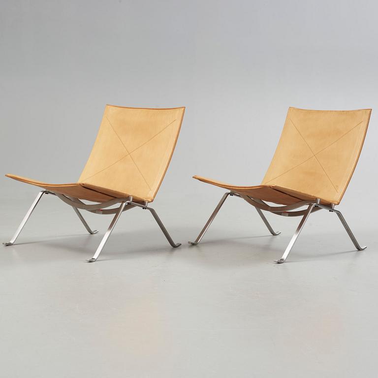 POUL KJAERHOLM, fåtöljer, ett par, "PK-22", Fritz Hansen, Danmark, 2007. Etikettmärkta.