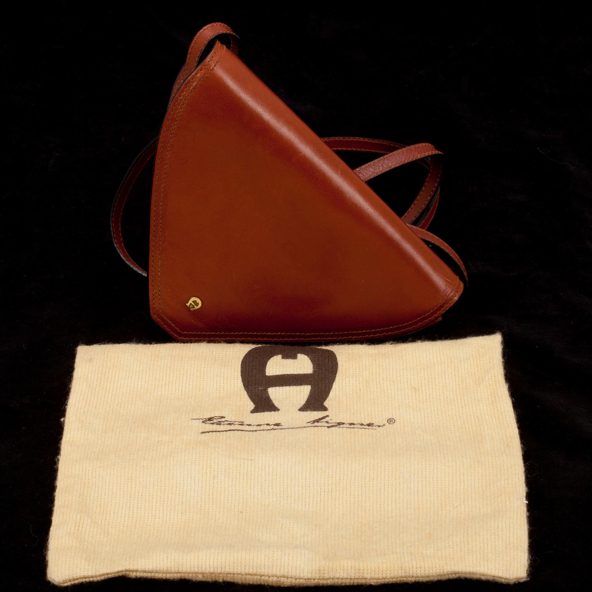 VÄSKA, crossbody, Etienne Aigner.