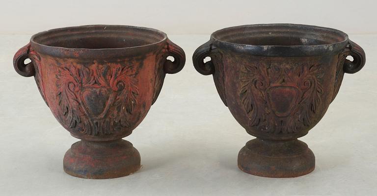 YTTERFODER, ett par, Svartmålat gjutjärn, Barockstil, Vattholma bruk, 1800-tal.