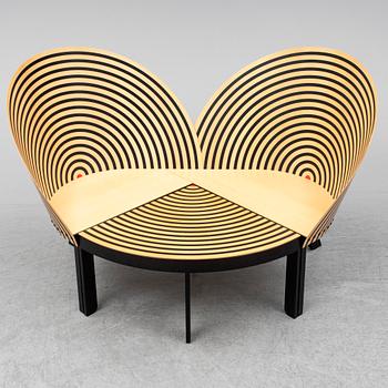 NANNA DITZEL, "Bench for two" / 2600 & 2601, bänk samt bord, Frederica Stolefabrik, modell formgiven ca 1989/1990.