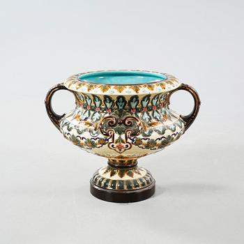 A majolica garden flower urn by Rörstrand, around the year 1900.