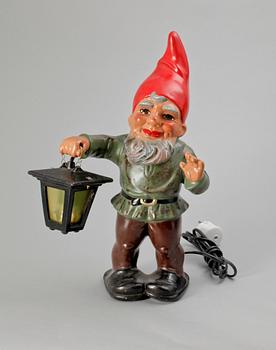 TOMTE, porslin, 1950-tal. Elektrifierad.