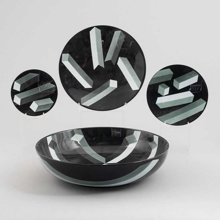 Rolf Sinnemark, three poreclain dishes and a bowl, 'Atlantis', Rörstrand.