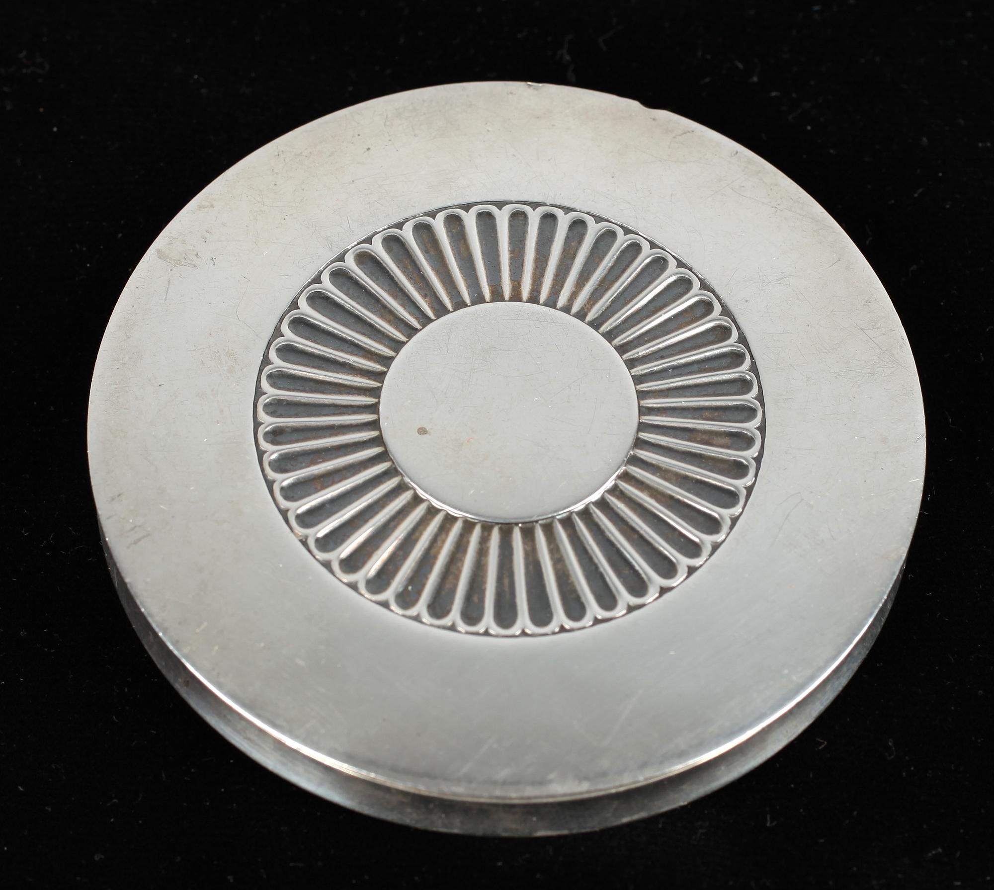 PUDERDOSA, sterling silver, Sigvard Bernadotte, Georg Jensen, Danmark, efter 1945. 120 g.