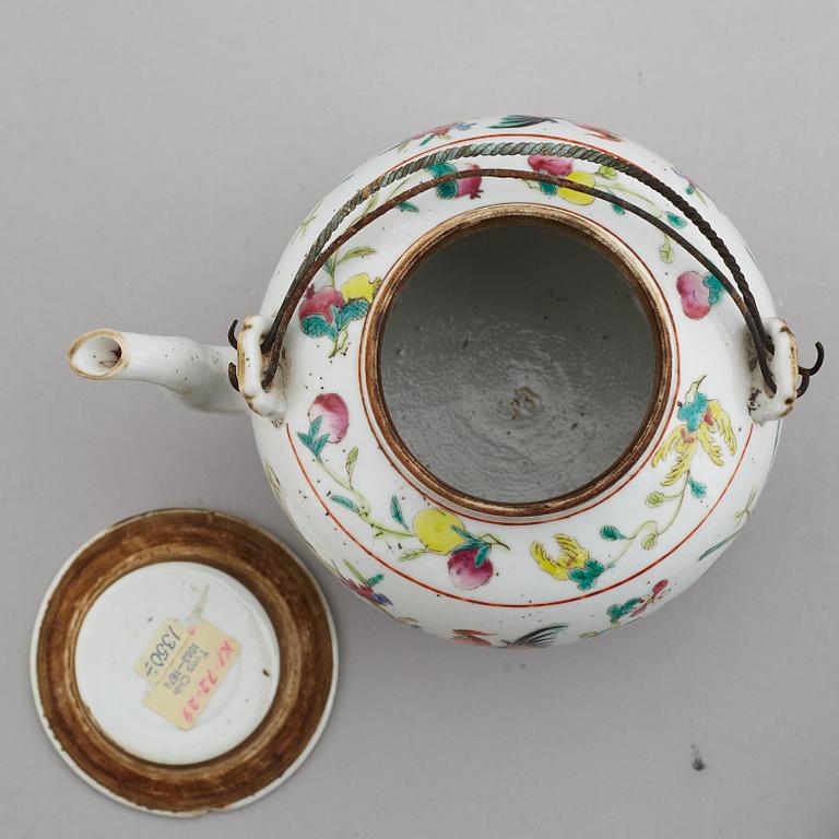 A famille rose table lamp made out of a lantern, and a teapot, dish and jar, late Qing dynasty.