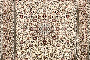 A Keshan carpet, c. 342 x 247 cm.