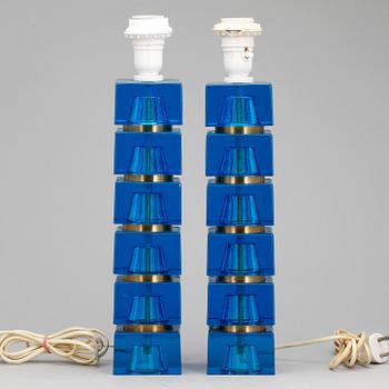 BORDSLAMPOR, ett par, glas, Carl Fagerlund, Orrefors, 1900-talets andra hälft.