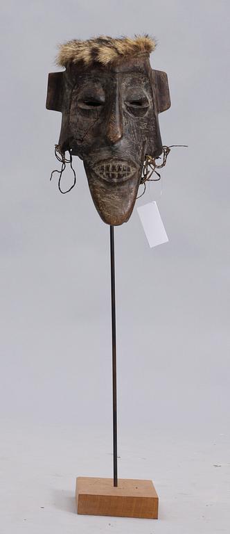 MASK, trä, Afrika, 1900-tal.