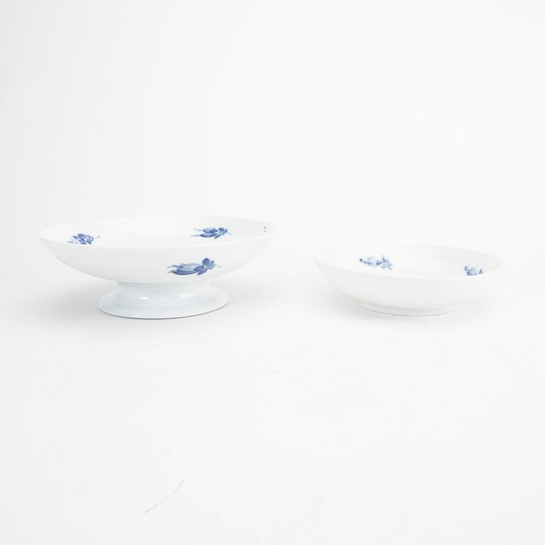 Service "Blå blomst" 74 dl Royal Copenhagen Denmark 1900s porcelain.