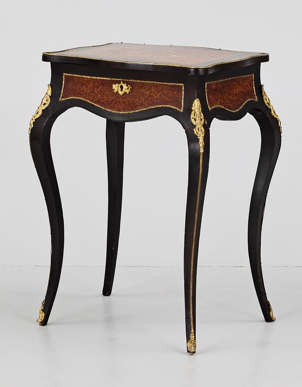 BORD, Louis XV stil, trol Frankrike, 1800-talet andra hälft.