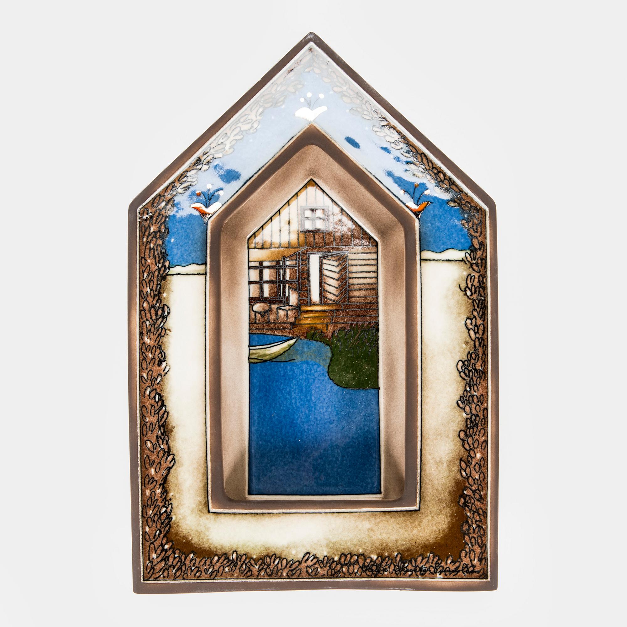 Heljä Liukko-Sundström, a ceramic wall scone, signed Heljä Liukko-Sundström Arabia.