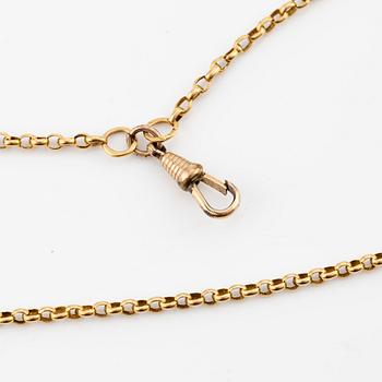 Chain and pendant in 18K gold with pearls.